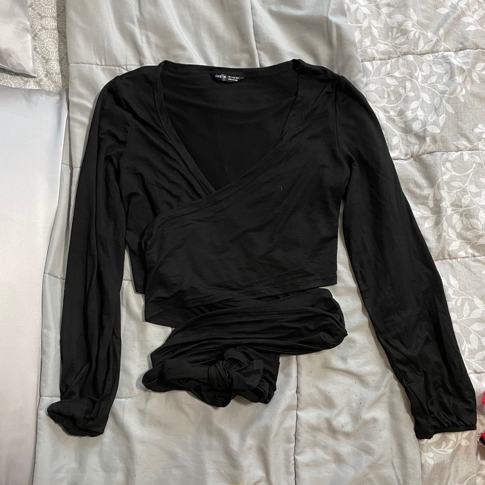 Wrap Knot Cross Long Sleeve